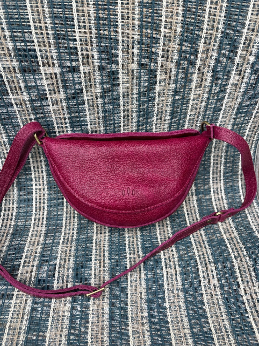 Portland Leather Goods Small Koala Sling Bag